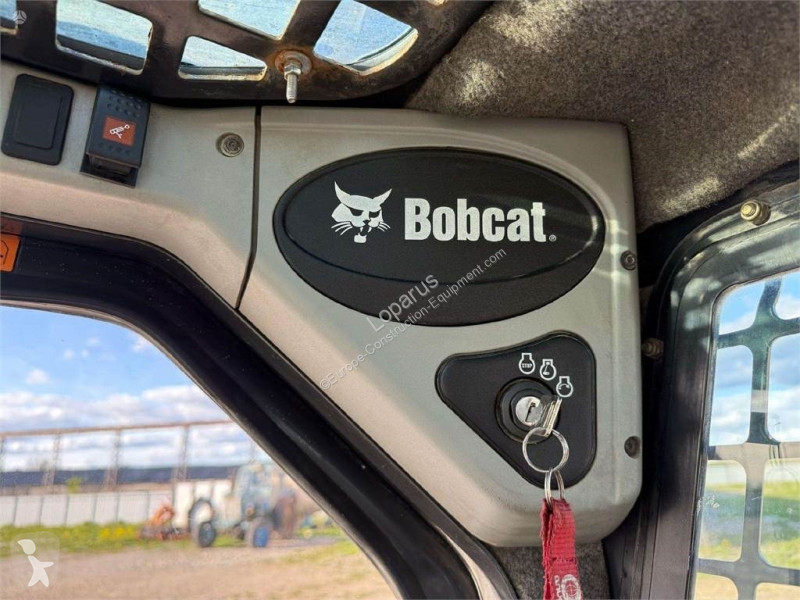 Shovel Bobcat