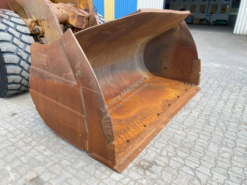 Shovel Caterpillar NVT