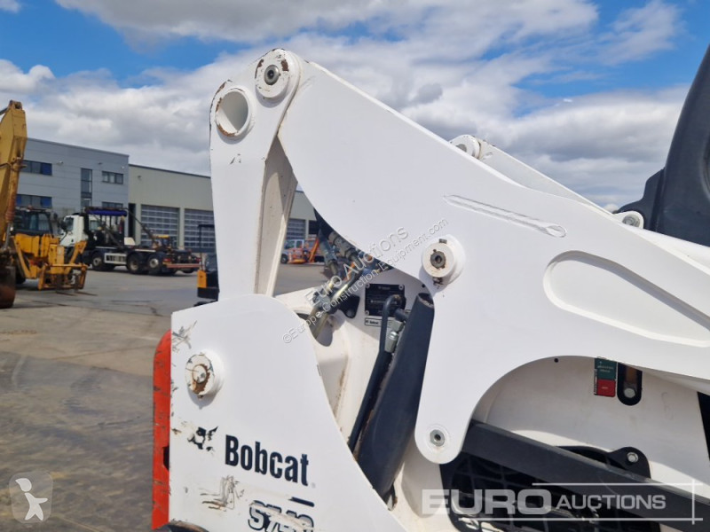Shovel Bobcat S740