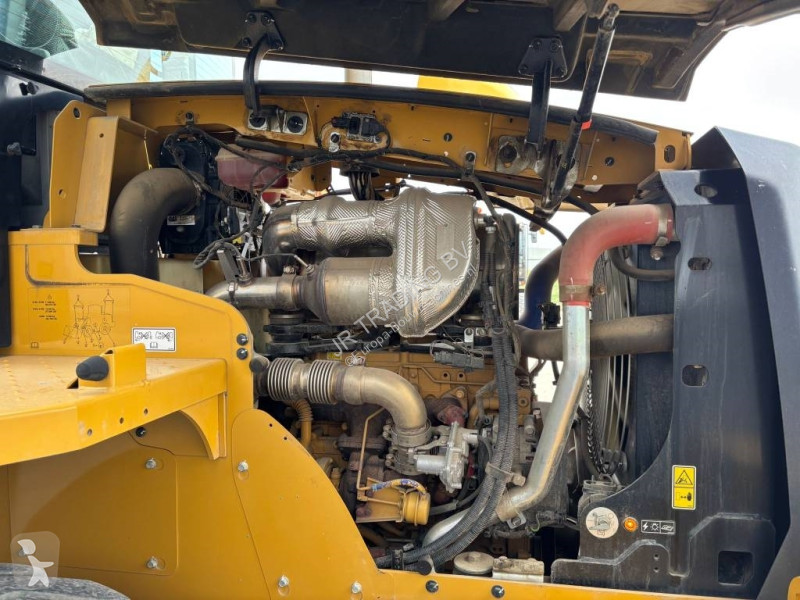 Shovel Caterpillar 918 M