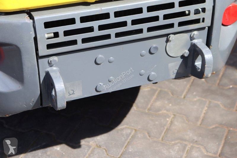 Shovel Yanmar 358