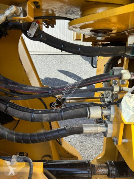 Shovel Caterpillar 980 M