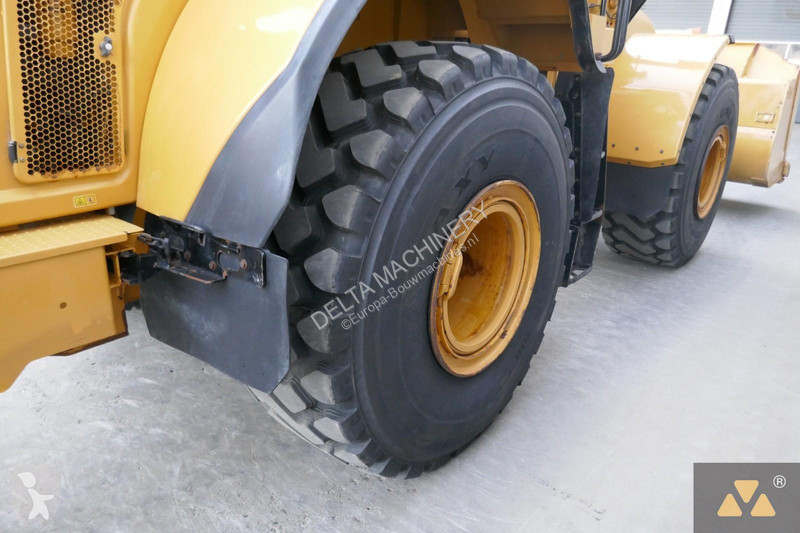 Nakladač Caterpillar 972M