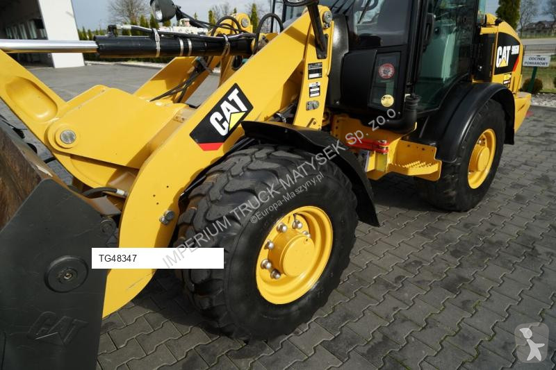 Nakladač Caterpillar 906M