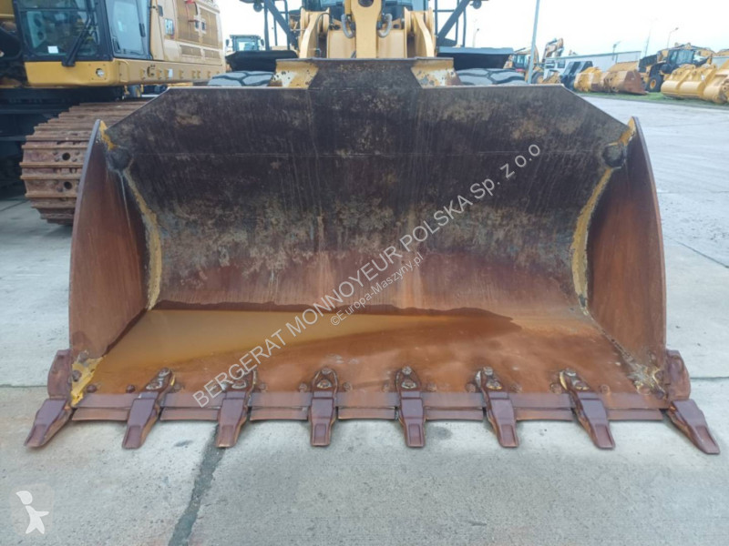 Nakladač Caterpillar 972