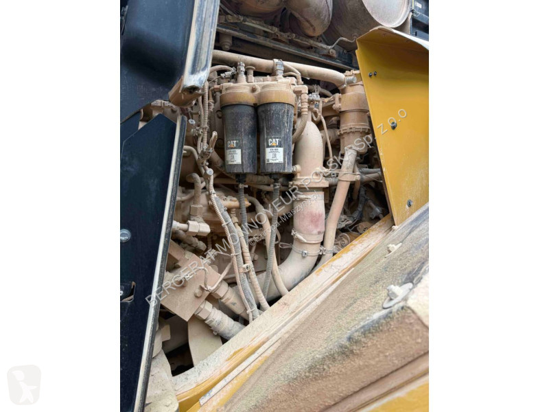 Nakladač Caterpillar 980