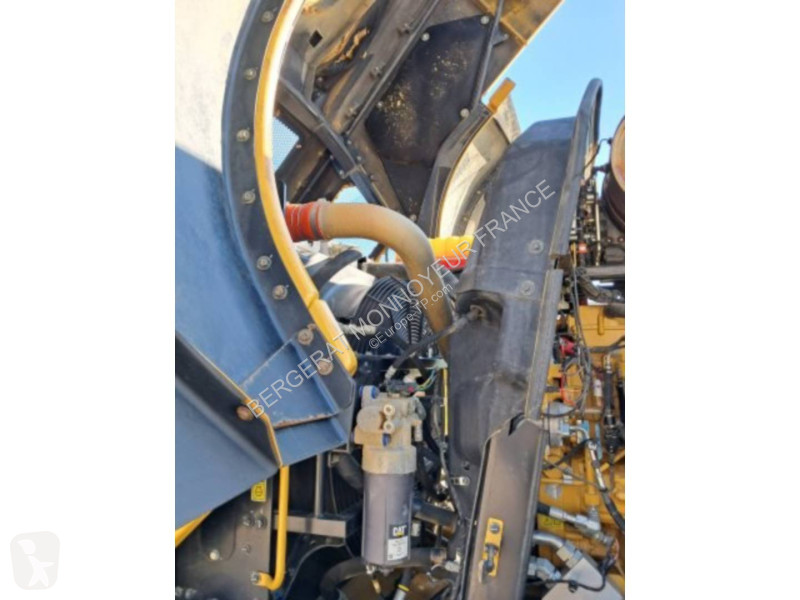 Nakladač Caterpillar 982M