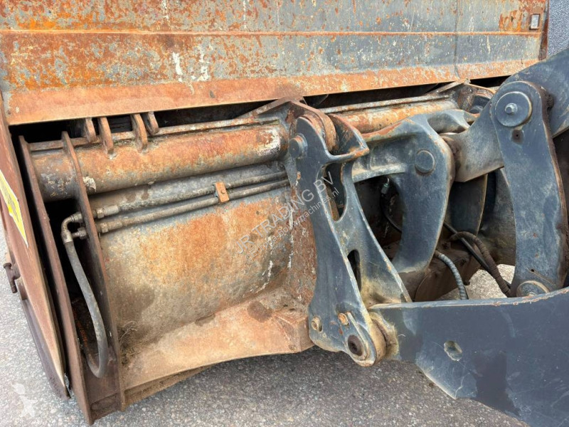 مُحمّلة Volvo (High tip bucket)