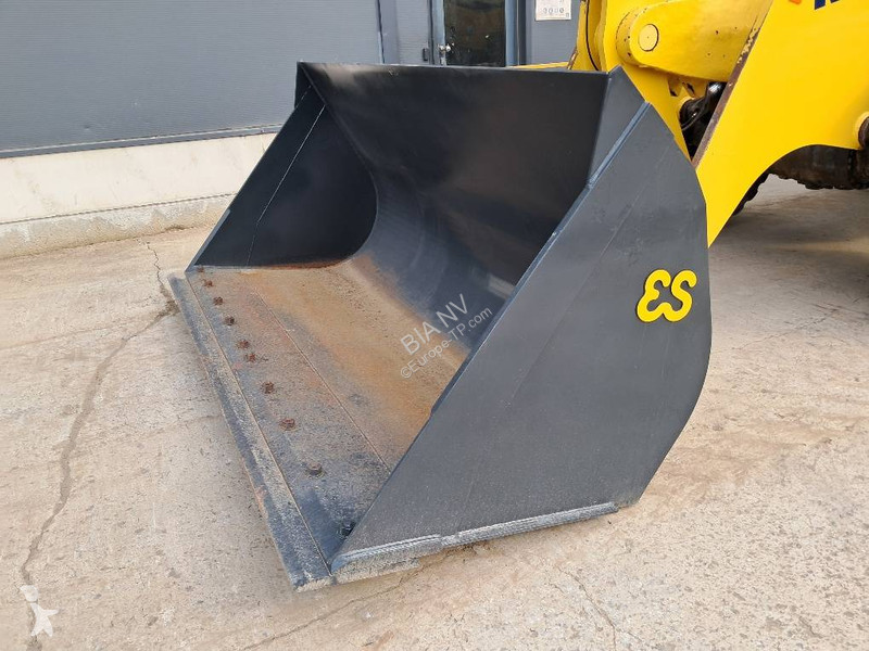 Nakladač Komatsu WA320-8 High Lift