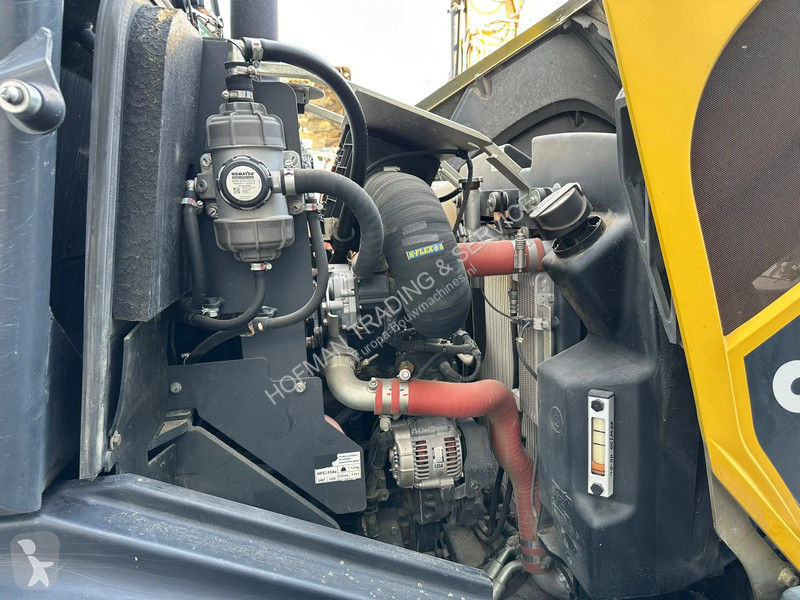 Nakladač Komatsu WA80M-7