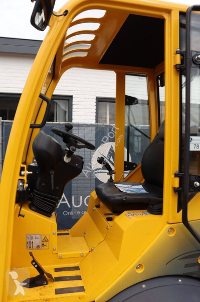 Eurotrac -CIF loader