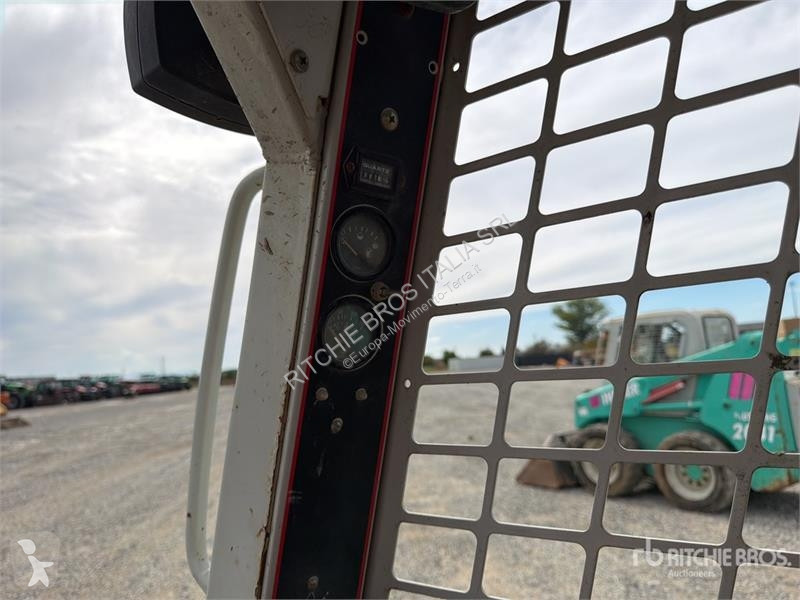 Chargeuse IHI 2041 Skid Steer Loader (Inoperable)