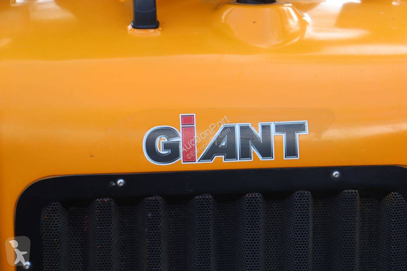 Chargeuse Giant D332SWT