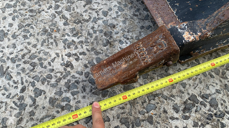 Shovel Caterpillar M .