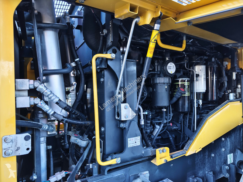Pá carregadora Komatsu 4708