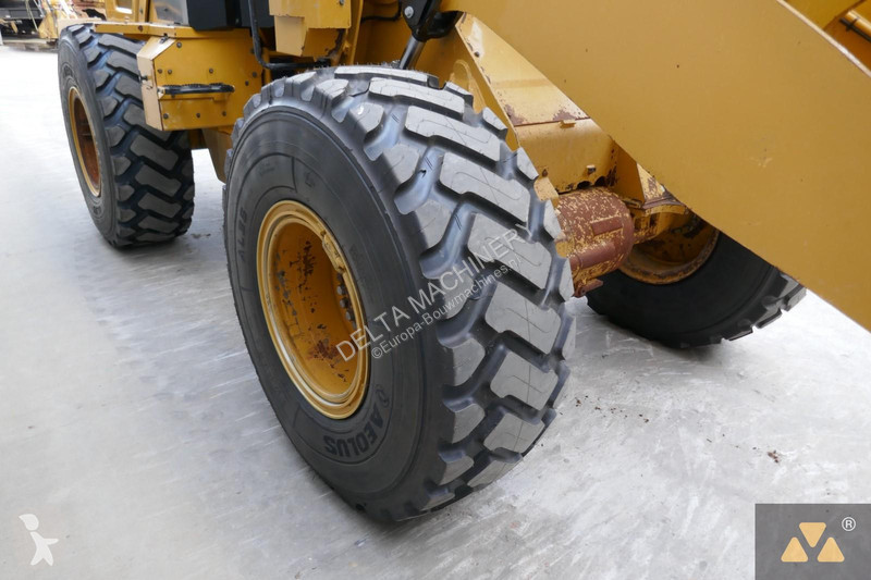 Pala Caterpillar M