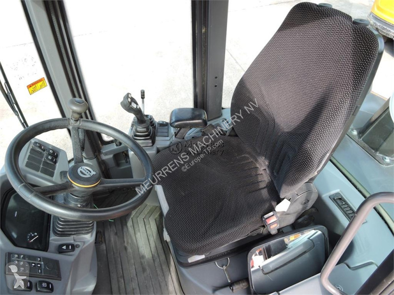 Nakladač Volvo G + Fork-German