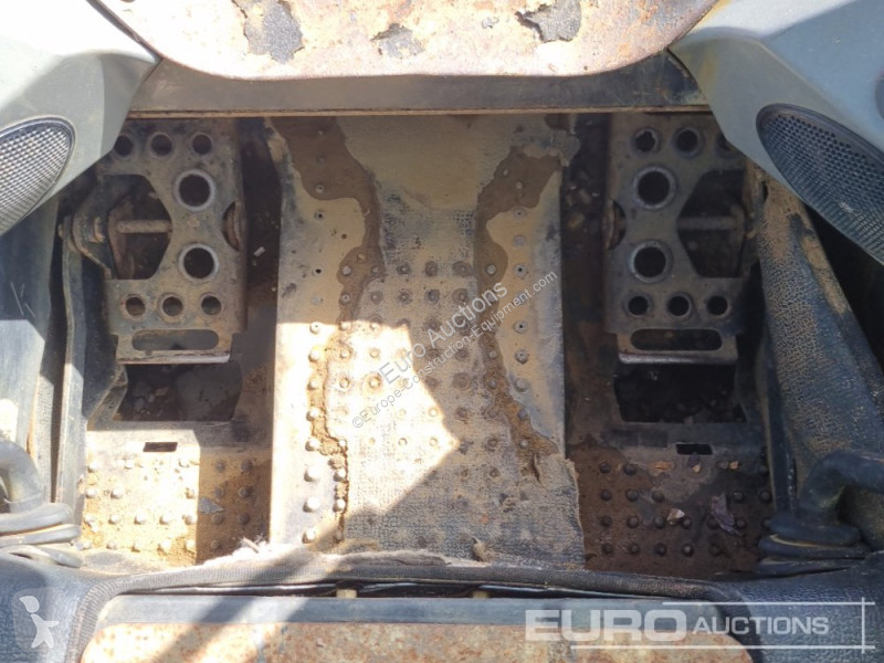 Shovel Bobcat S530