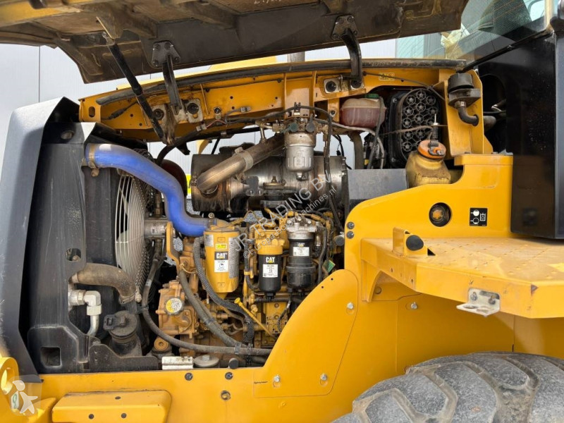 Shovel Caterpillar 918 M