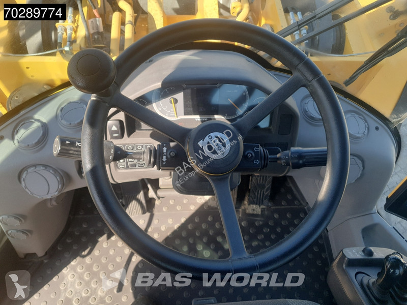 Nakladač Volvo L260 H CDC