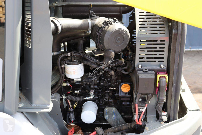 Shovel Yanmar 358