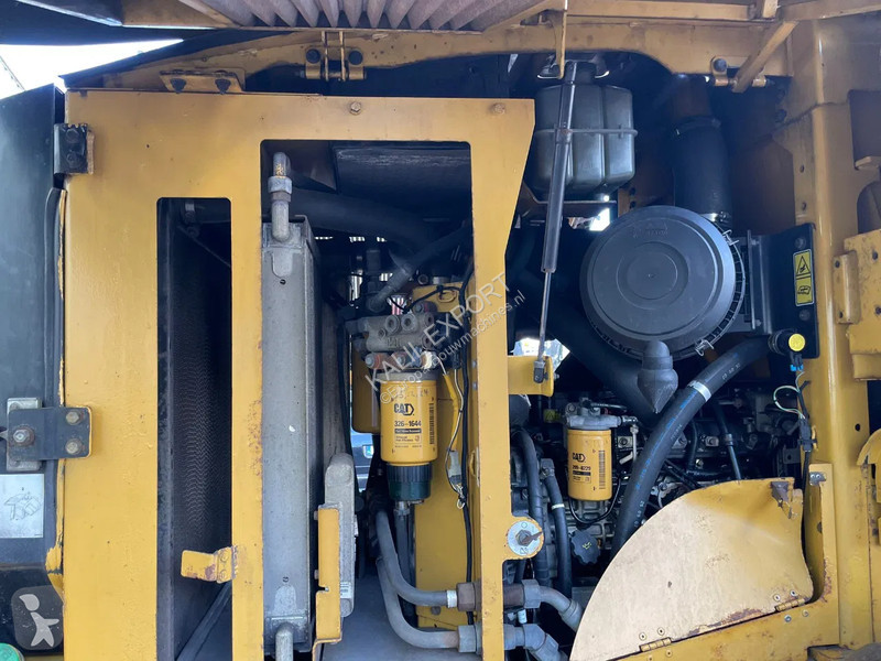 مُحمّلة Caterpillar Wheel Loader Bucket Problem...
