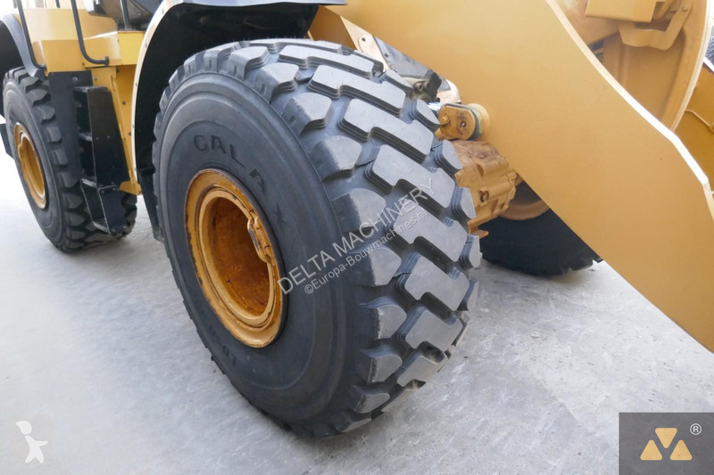 Nakladač Caterpillar 972M