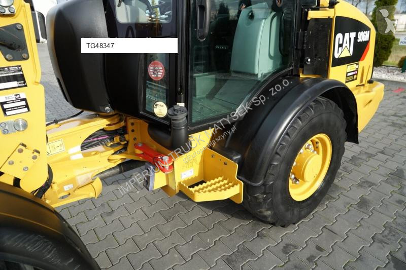 Nakladač Caterpillar 906M