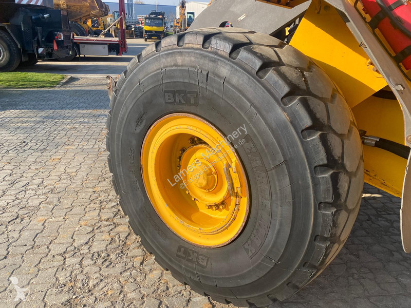Nakladač Volvo L110