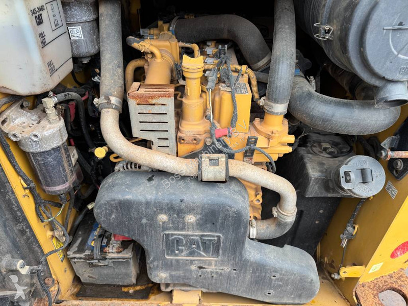 Nakladač Caterpillar 259D - Two-Speed Compact...