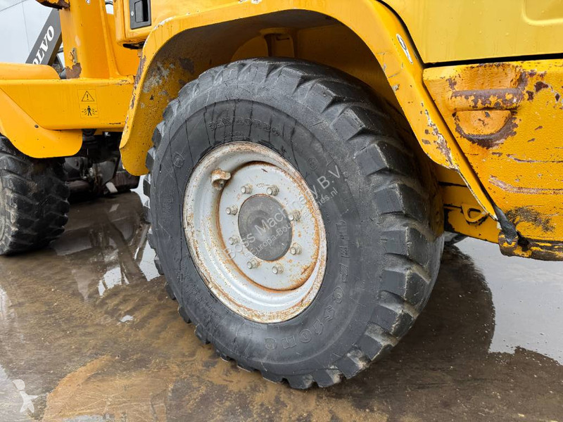 Nakladač Volvo B - Bucket + Forks / Quick Coupler