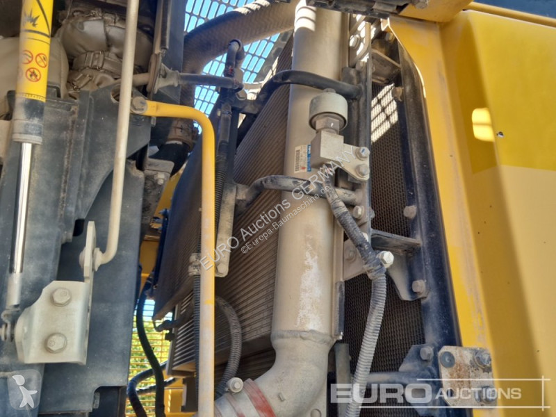 Nakladač Komatsu 8EO