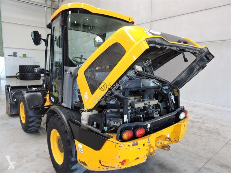 مُحمّلة JCB 406 + Fork