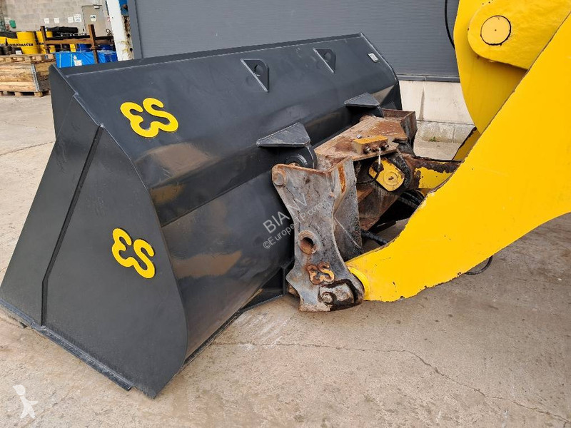 Nakladač Komatsu WA320-8 High Lift