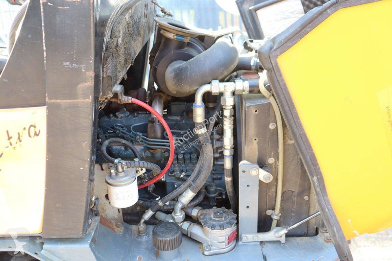 Nakladač Giant V452T