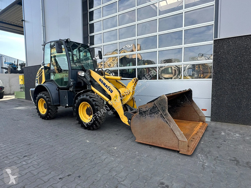 Nakladač Komatsu WA80M-7