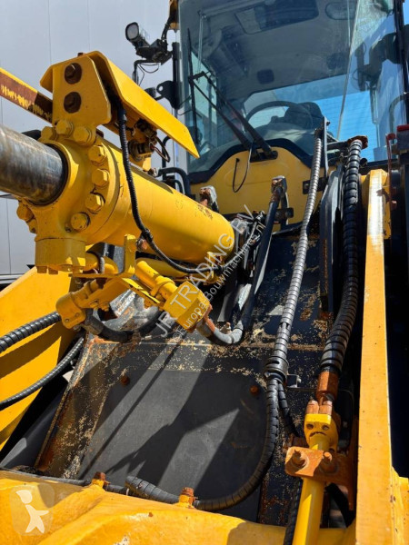 Фронтальный погрузчик Komatsu WA 200-8