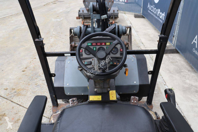 Chargeuse Giant V452T