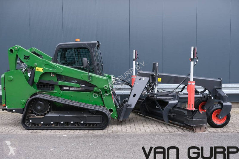 Chargeuse Bobcat HIFLOW + Laser Grader 108 (274...