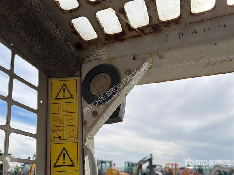 Chargeuse IHI 2041 Skid Steer Loader (Inoperable)