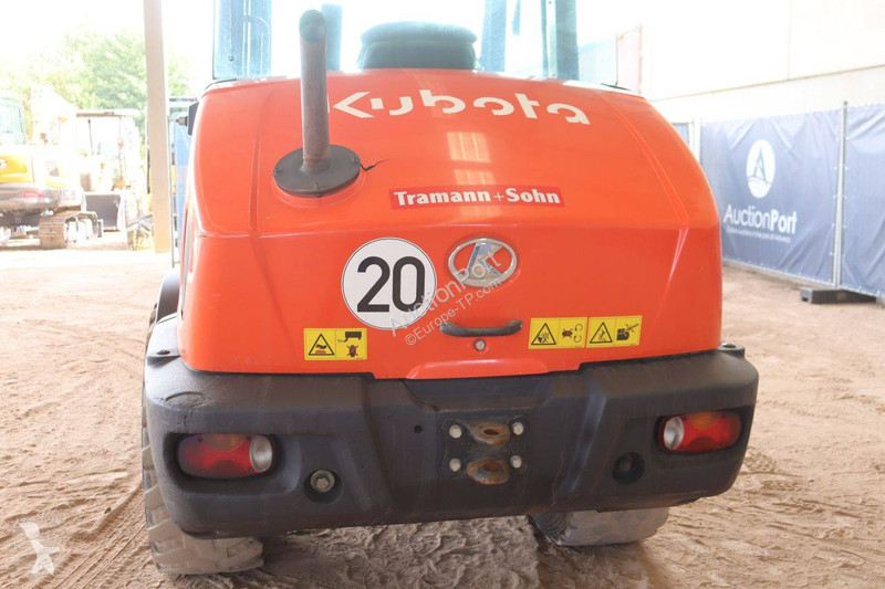 Pala cargadora Kubota R090