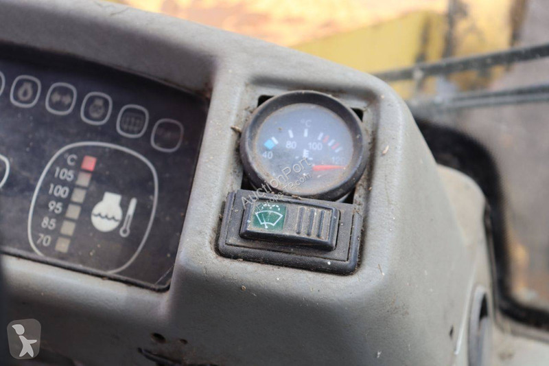 Chargeuse Komatsu 753
