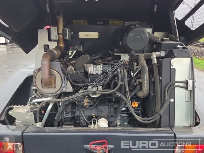 Nakladač Yanmar V100