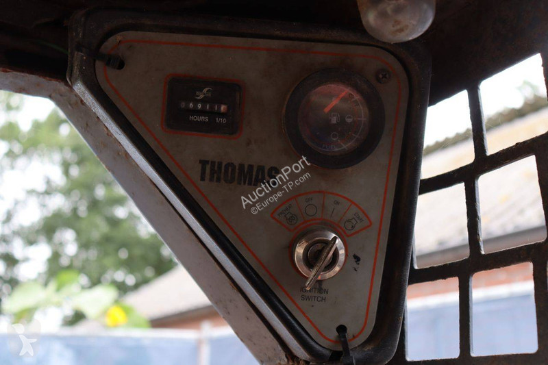 Chargeuse Thomas 153