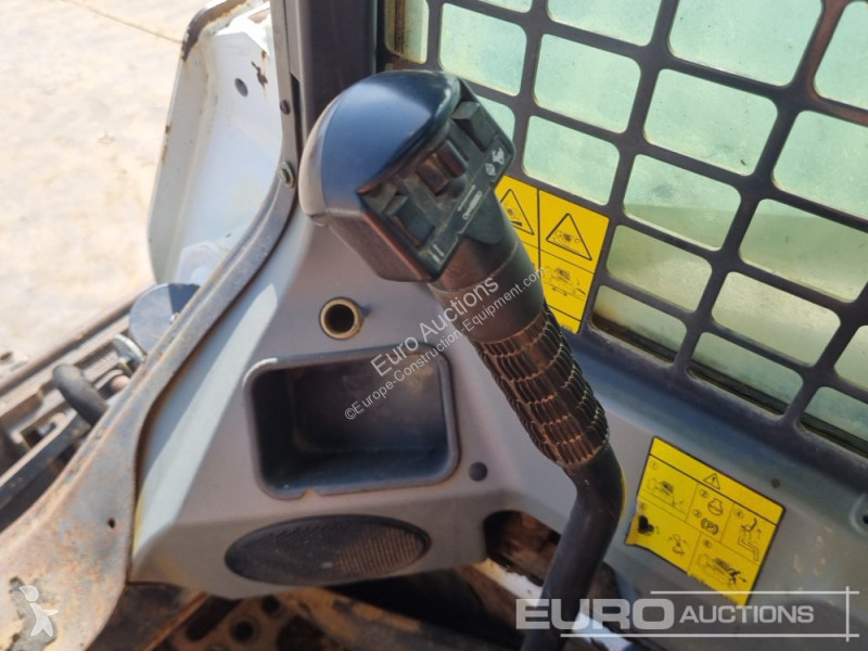 Shovel Bobcat S530