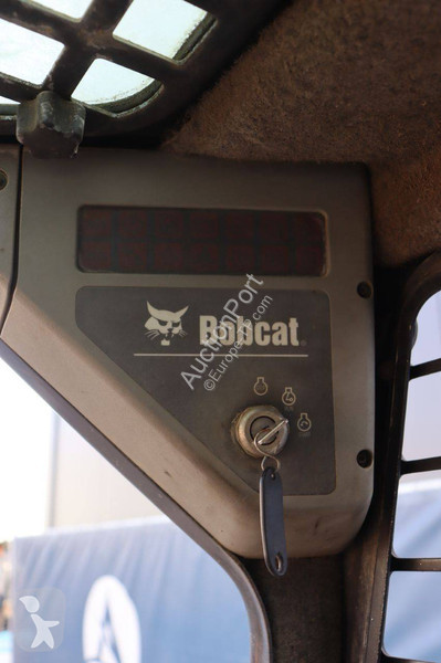 Shovel Bobcat