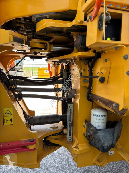 Shovel Volvo L 220 H (CDC+ Co pilot)