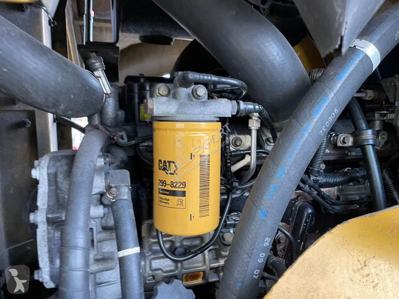 مُحمّلة Caterpillar Wheel Loader Bucket Problem...