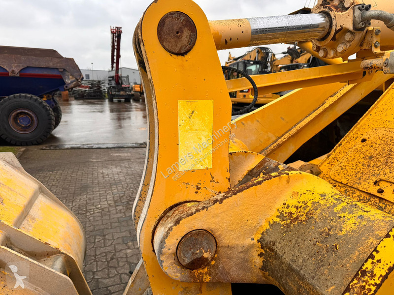 Nakladač Komatsu 3