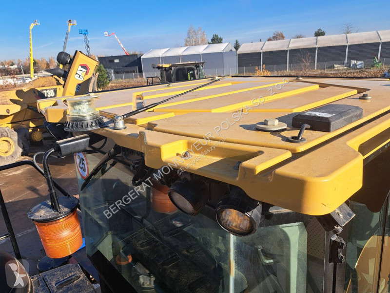 Nakladač Caterpillar 972